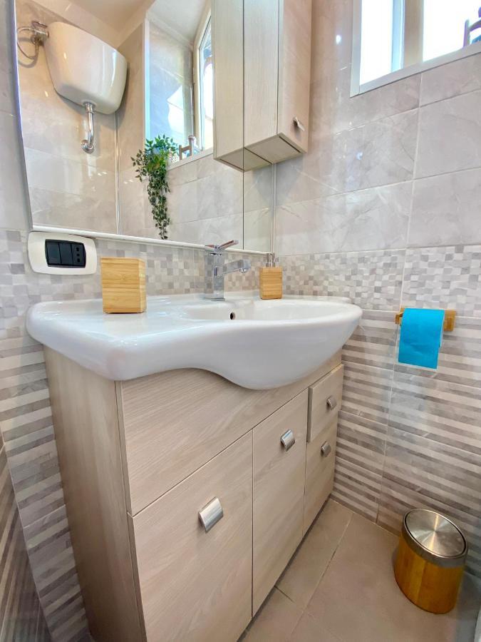 Apartamento Casa Con Terrazzo In Centro Nápoles Exterior foto